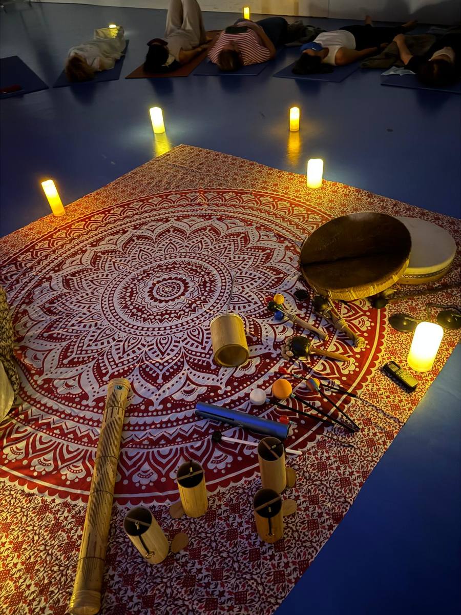 Sound bath room with candles and mandala in Barcelona